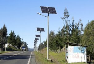 Penerang Jalan Utama Tenaga Surya