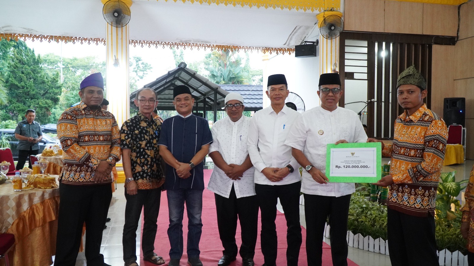 Pj Bupati Langkat Lepas Kafilah MTQ ke-39 Tingkat Sumut